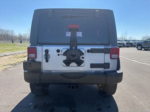 Used 2013 Jeep Wrangler Unlimited Sport w/ Connectivity Group image 8