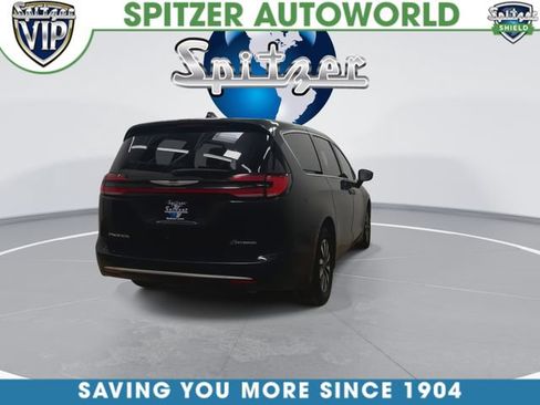 Used 2024 Chrysler Pacifica Limited FWD image 9