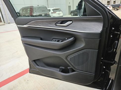 New 2026 Jeep Grand Cherokee L 2WD image 11