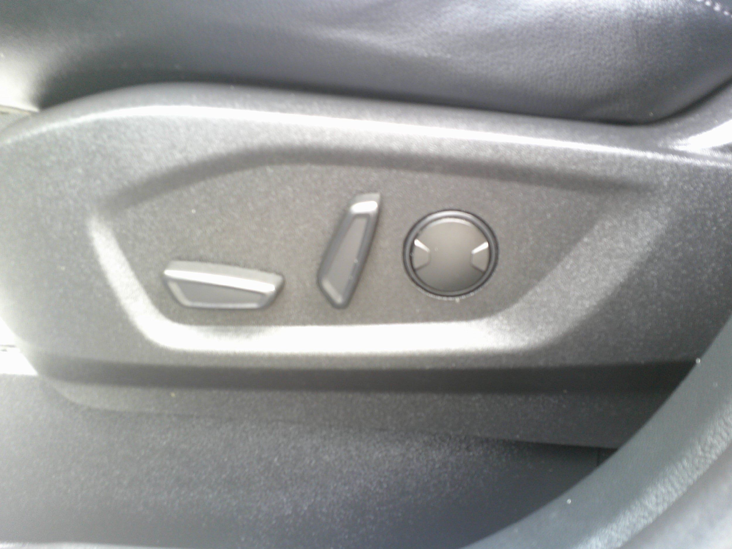 Used 2024 Ford Edge Titanium AWD/4WD image 17