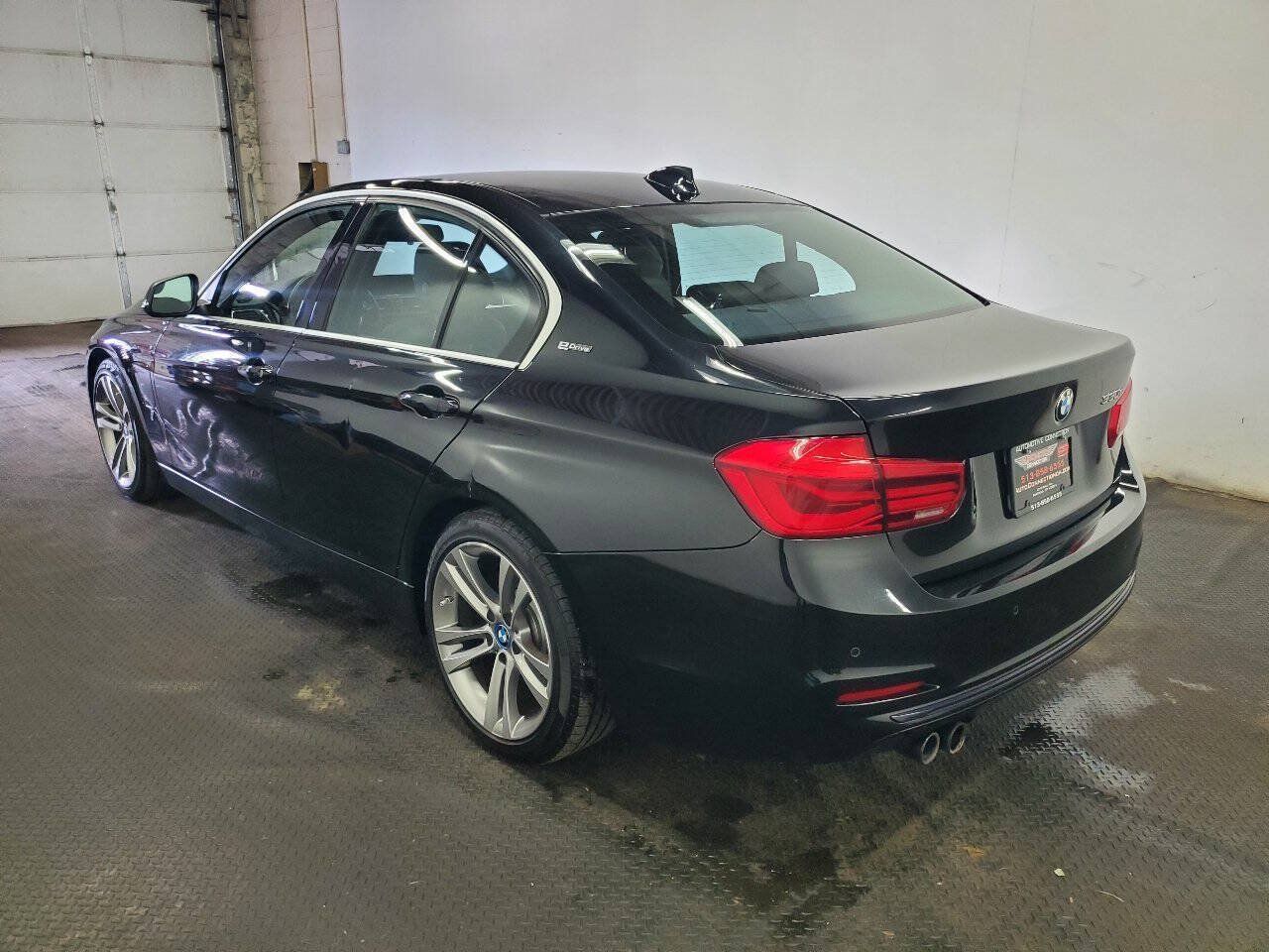 Used 2018 BMW 330e w/ Premium Package RWD image 5