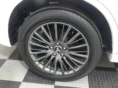 Used 2022 Mitsubishi Outlander SEL AWD/4WD image 17