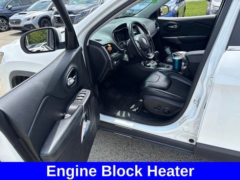 Used 2020 Jeep Cherokee Latitude Plus w/ Cold Weather Group AWD/4WD image 14