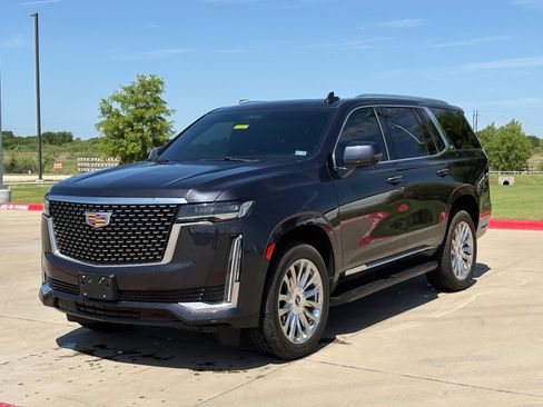 Used 2023 Cadillac Escalade Premium Luxury AWD/4WD image 3