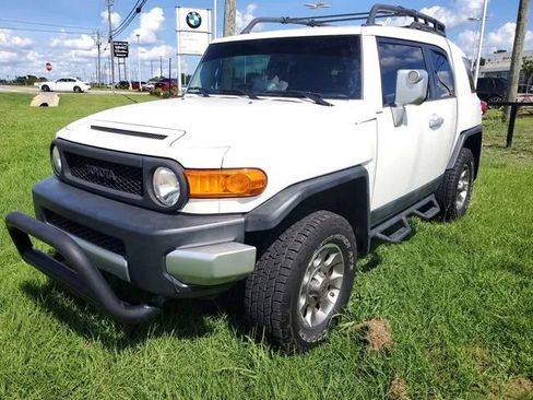 Used 2013 Toyota FJ Cruiser 4WD image 3