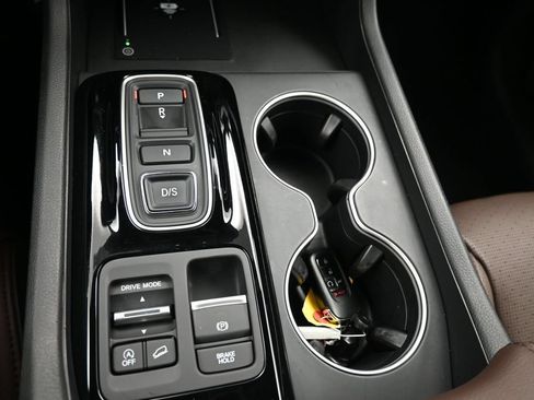 Certified 2025 Honda Pilot Elite image 17