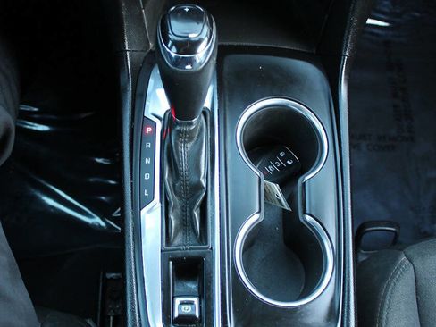 Used 2018 Chevrolet Equinox LT FWD image 36