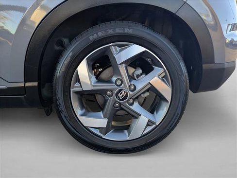 Used 2022 Hyundai Venue Limited FWD image 23