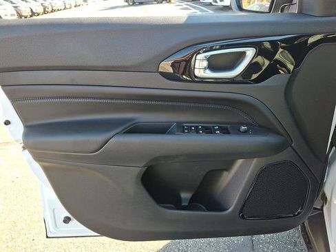 New 2026 Jeep Compass Limited image 9