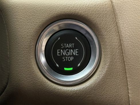 Used 2021 Chevrolet Tahoe Premier w/ Premium Package image 20