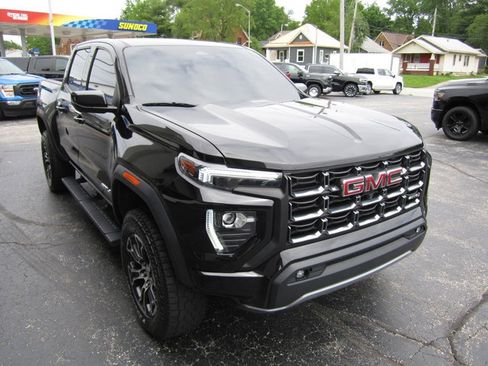 Used 2023 GMC Canyon AT4 w/ AT4 Premium Package AWD/4WD image 5