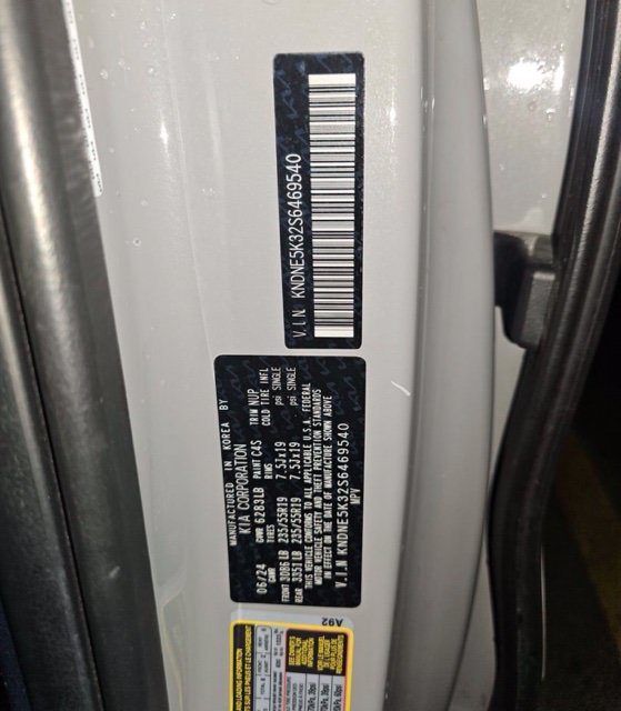 Used 2025 Kia Carnival SX FWD image 17