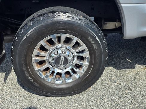 Used 2020 Ford F250 XLT w/ XLT Premium Package AWD/4WD image 14