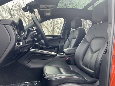 Used 2024 Porsche Macan image 22