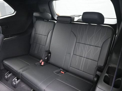 New 2026 Buick Enclave Avenir w/ Super Cruise Package FWD image 15