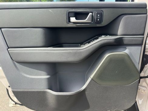 Used 2025 INEOS Grenadier image 15