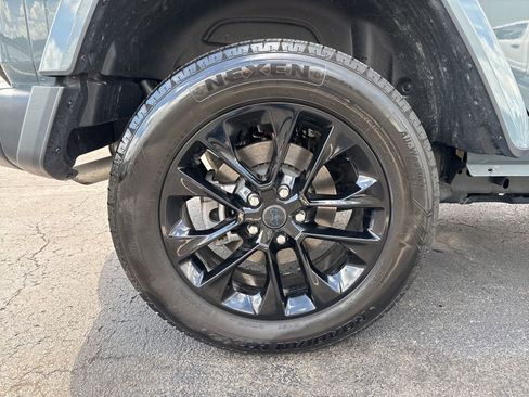 Used 2024 Jeep Wrangler Unlimited Sahara w/ Technology Group AWD/4WD image 51