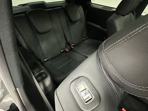 Certified 2024 Mercedes-Benz GLS 450 4MATIC image 19