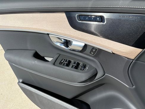 New 2026 Volvo XC90 T8 Plus w/ Protection Package Premier image 18