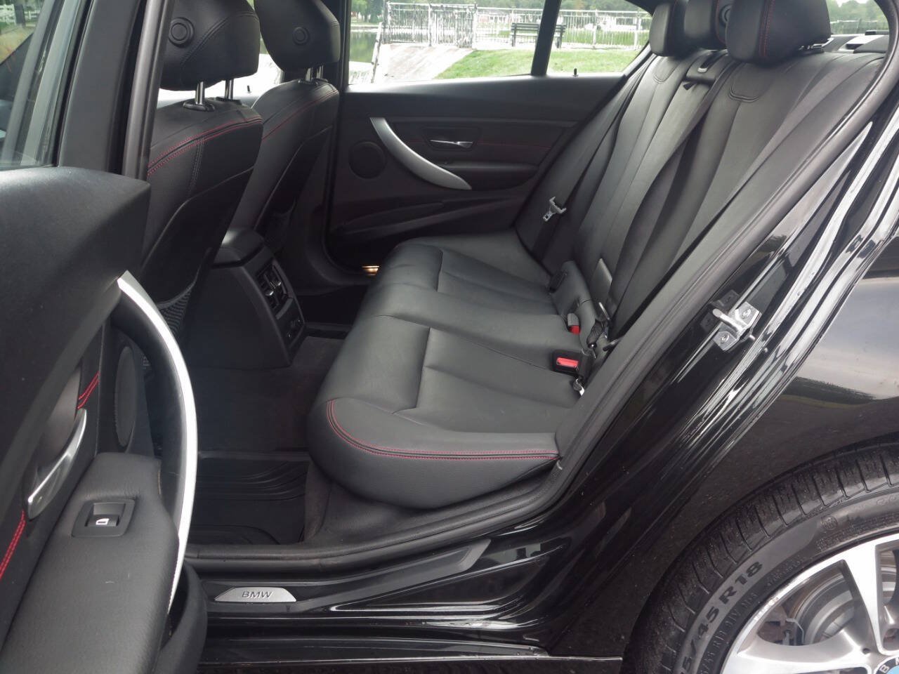 Used 2014 BMW 335i xDrive Sedan AWD/4WD image 16