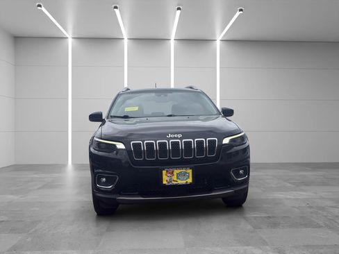 Used 2019 Jeep Cherokee Limited w/ Luxury Group AWD/4WD image 2