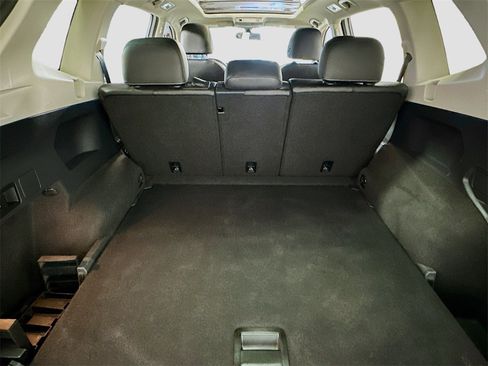 Used 2021 Volkswagen Tiguan SE w/ Panoramic Sunroof Package image 26