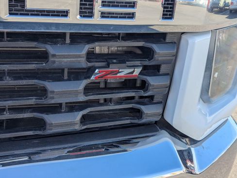 Used 2022 Chevrolet Silverado 2500 LT w/ Convenience Package AWD/4WD image 11