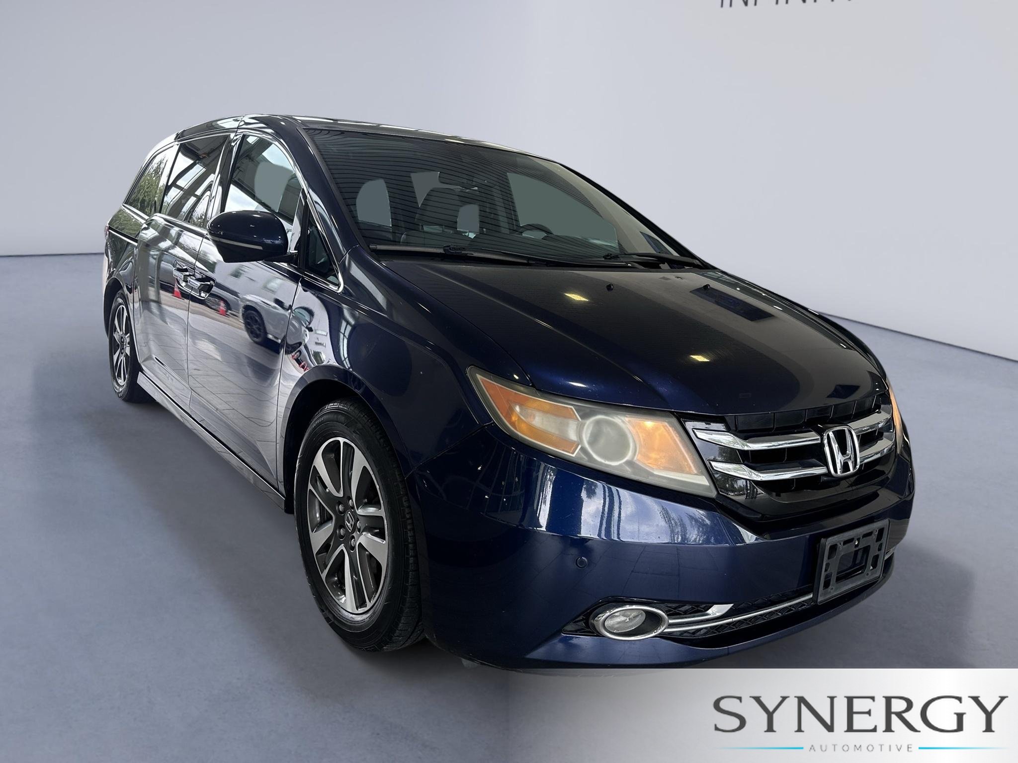 Used 2015 Honda Odyssey Touring image 2