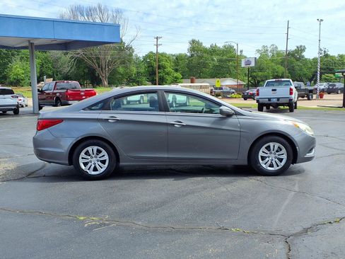Used 2013 Hyundai Sonata GLS FWD image 2