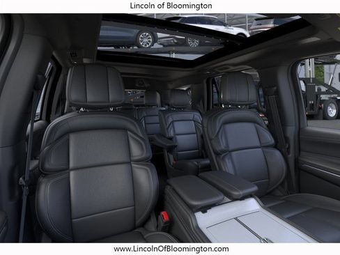 New 2026 Lincoln Navigator Reserve w/ Jet Appearance Package AWD/4WD image 13