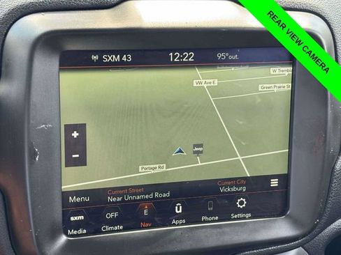Used 2023 Jeep Renegade Latitude AWD/4WD image 16