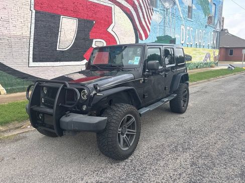 Used 2014 Jeep Wrangler Unlimited Sahara AWD/4WD image 39