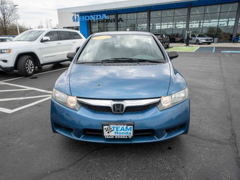 Used 2010 Honda Civic DX-VP image 2