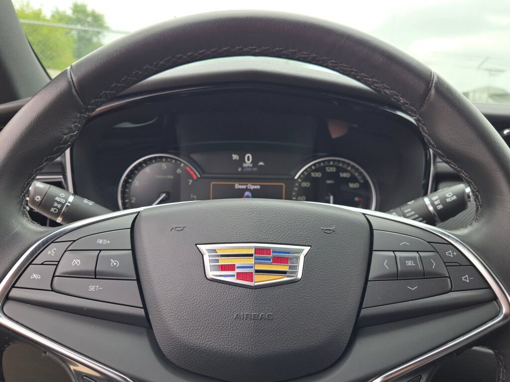 Used 2023 Cadillac XT5 Luxury w/ LPO, Floor Liner Package AWD/4WD image 37
