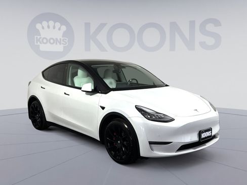 Used 2021 Tesla Model Y Long Range image 10