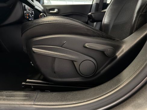 Used 2021 Jeep Compass Trailhawk AWD/4WD image 22