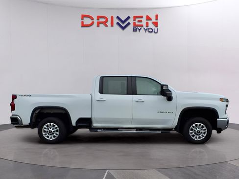 Used 2024 Chevrolet Silverado 2500 LT image 6