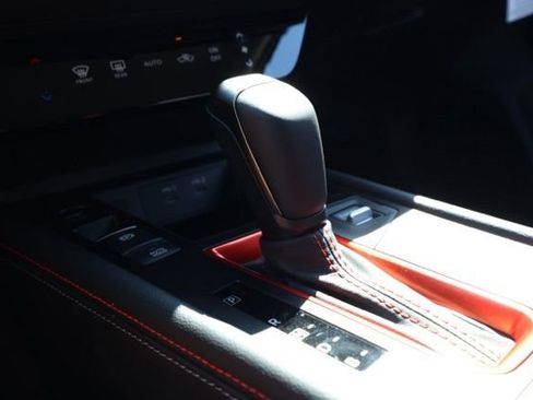 New 2025 Nissan Kicks SR image 31