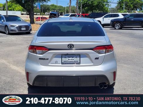 Used 2023 Toyota Corolla SE FWD image 4