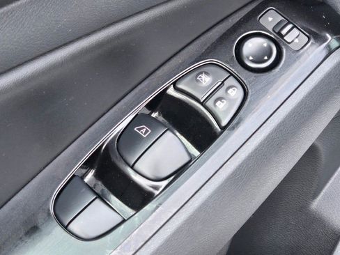 Used 2023 Nissan Altima 2.5 SV image 18