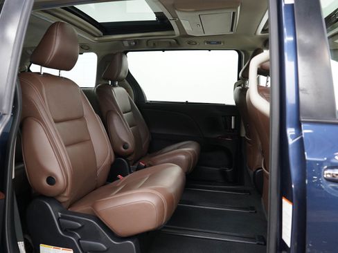 Used 2020 Toyota Sienna Limited Premium AWD/4WD image 13