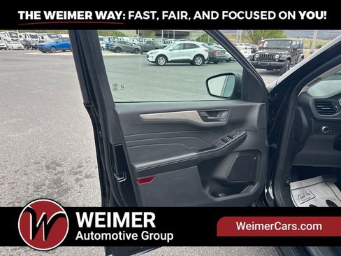 Used 2022 Ford Escape SE AWD/4WD image 9