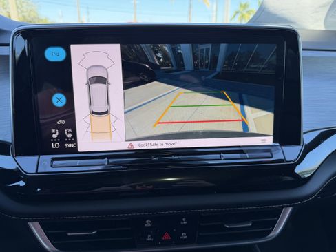 New 2026 Volkswagen Atlas Cross Sport SE image 22