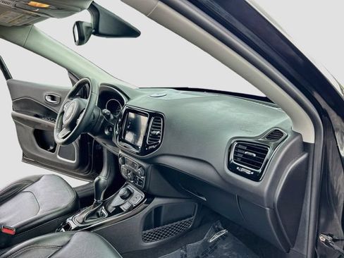 Used 2018 Jeep Compass Limited AWD/4WD image 23