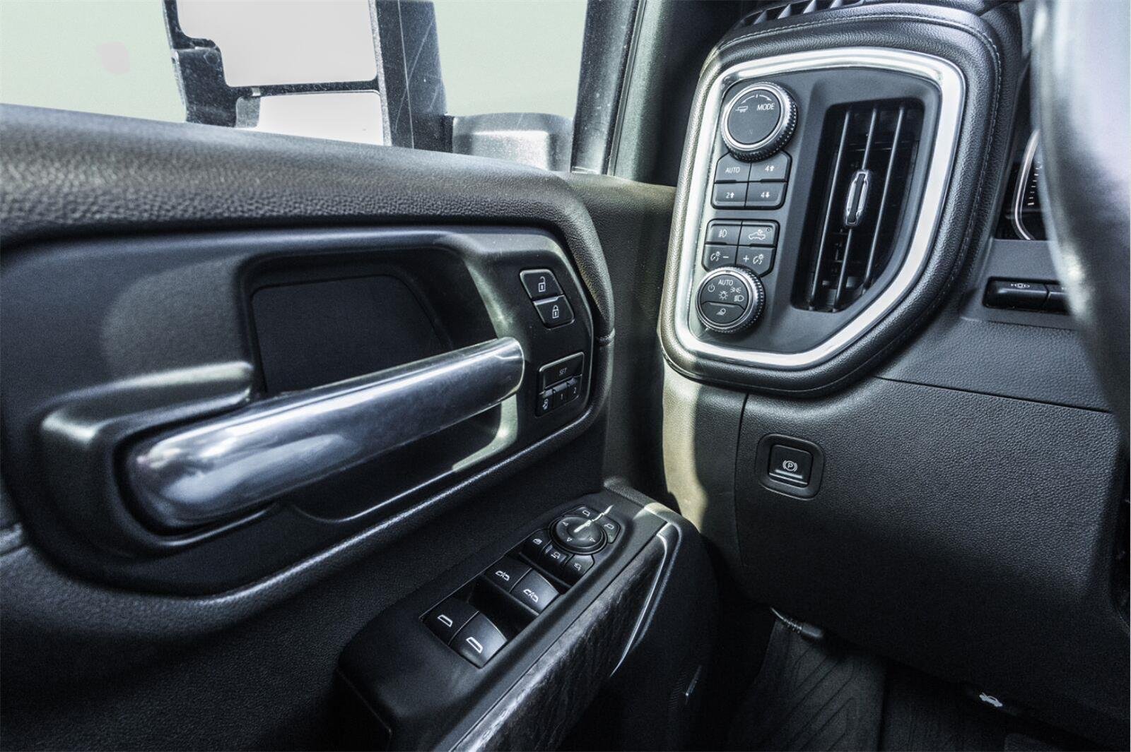 Used 2021 GMC Sierra 2500 Denali w/ Denali Ultimate Package AWD/4WD image 16