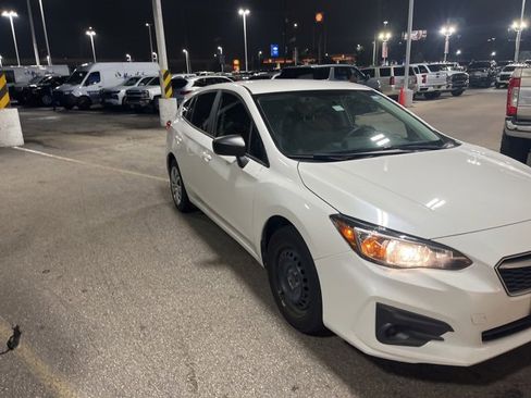 Used 2019 Subaru Impreza 2.0i image 1