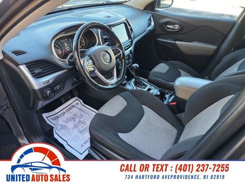 Used 2014 Jeep Cherokee Latitude w/ Cold Weather Group image 9