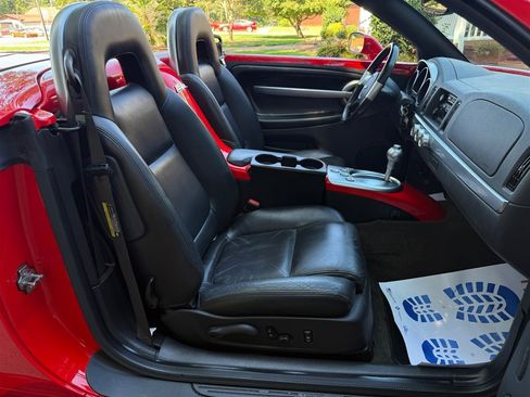 Used 2004 Chevrolet SSR w/ Preferred Equipment Group image 57