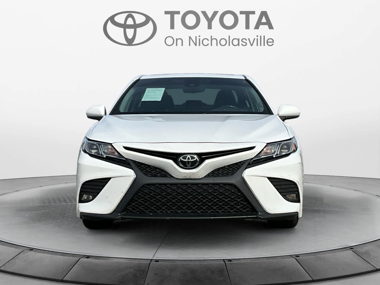 Used 2020 Toyota Camry SE FWD image 8
