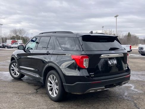 Used 2021 Ford Explorer XLT w/ Equipment Group 202A image 25
